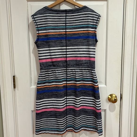 T by TALBOTS | Multi-Color Stripe Shift Dress with Kangaroo Pockets; Size Small - Picture 13 of 17